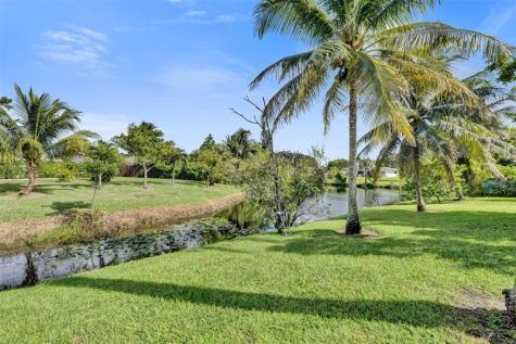 4017 Woodside Drive 1-2 Coral Springs FL 33065