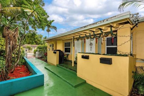 255 SW 15th Street Dania Beach FL 33004