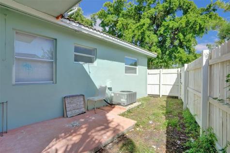 260 NE 41st Street Oakland Park FL 33334