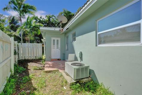 260 NE 41st Street Oakland Park FL 33334