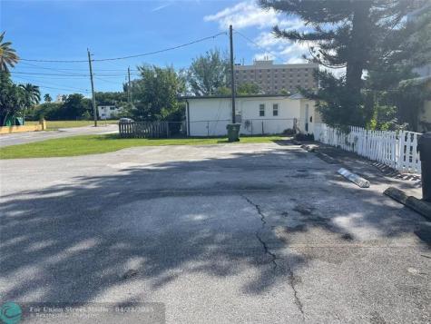 224 SE 9th Court Hallandale Beach FL 33009