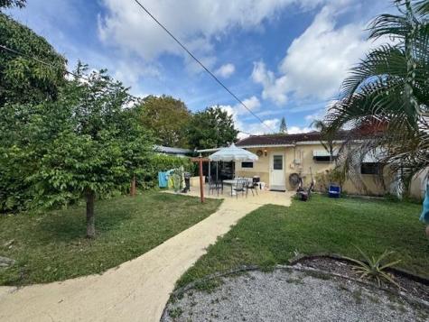 2318 Coolidge Street Hollywood FL 33020