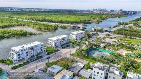 356 Balboa Street Hollywood FL 33019