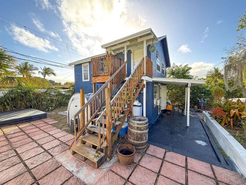 920 Selkirk Street West Palm Beach FL 33405