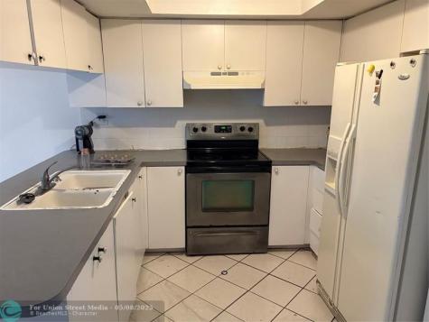 7659 NW 74th Avenue Tamarac FL 33321