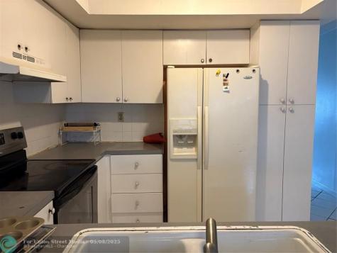 7659 NW 74th Avenue Tamarac FL 33321