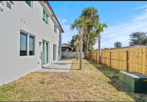 1547 W 26th Court Riviera Beach FL 33404
