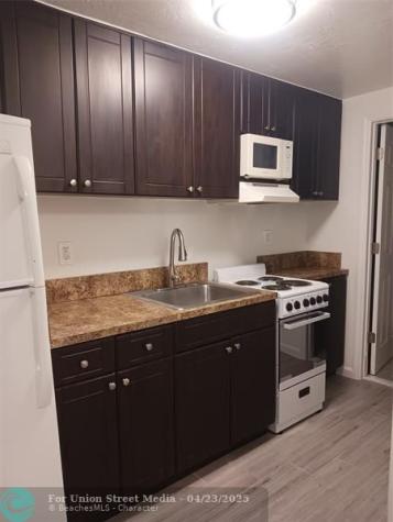 24 SW 13th Street Dania Beach FL 33004