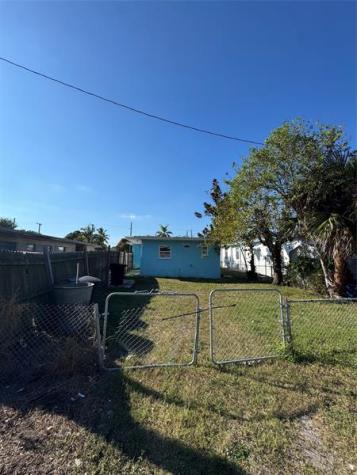 812 N 17th Street Fort Pierce FL 34950