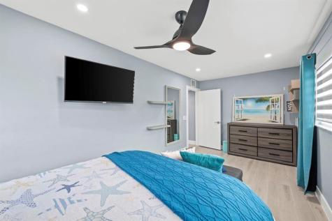 2203 N Surf Road Hollywood FL 33019