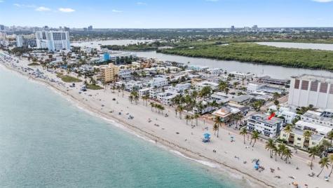 2203 N Surf Road Hollywood FL 33019
