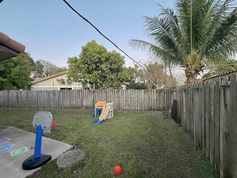 4117 Riverside Drive Coral Springs FL 33065