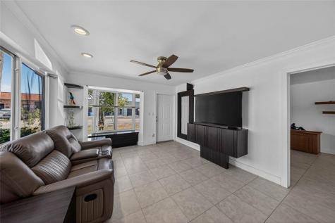 4331 NE 5th Avenue Oakland Park FL 33334