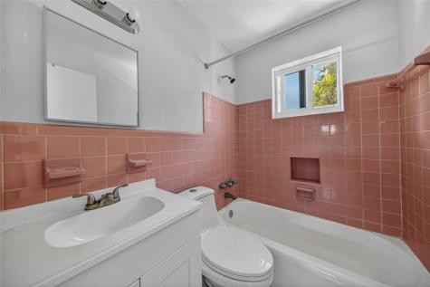 4331 NE 5th Avenue Oakland Park FL 33334