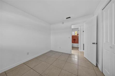 4331 NE 5th Avenue Oakland Park FL 33334