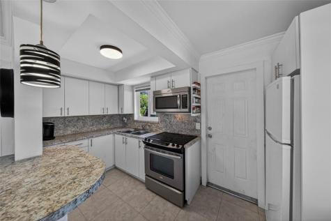 4331 NE 5th Avenue Oakland Park FL 33334