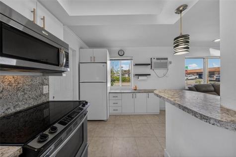 4331 NE 5th Avenue Oakland Park FL 33334