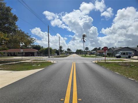 296 Alemeda Drive Palm Springs FL 33461