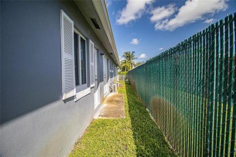 2432 Sherman Street Hollywood FL 33020