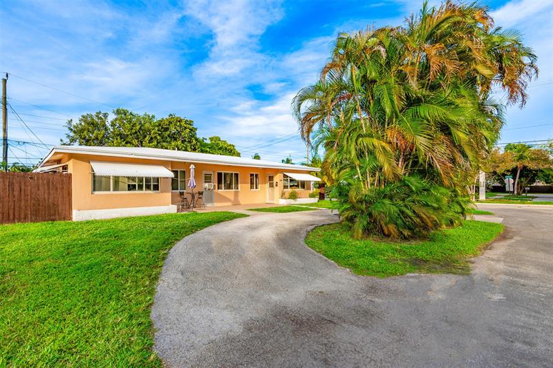 2581 NE 11th Court Pompano Beach FL 33062