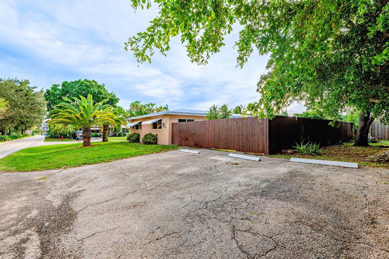 2581 NE 11th Court Pompano Beach FL 33062