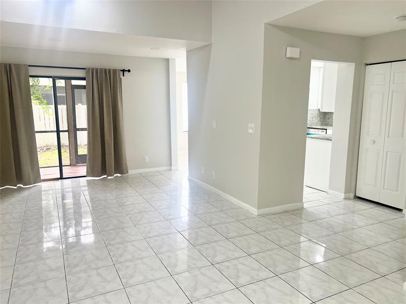 11530-32 NW 43rd Street Coral Springs FL 33065