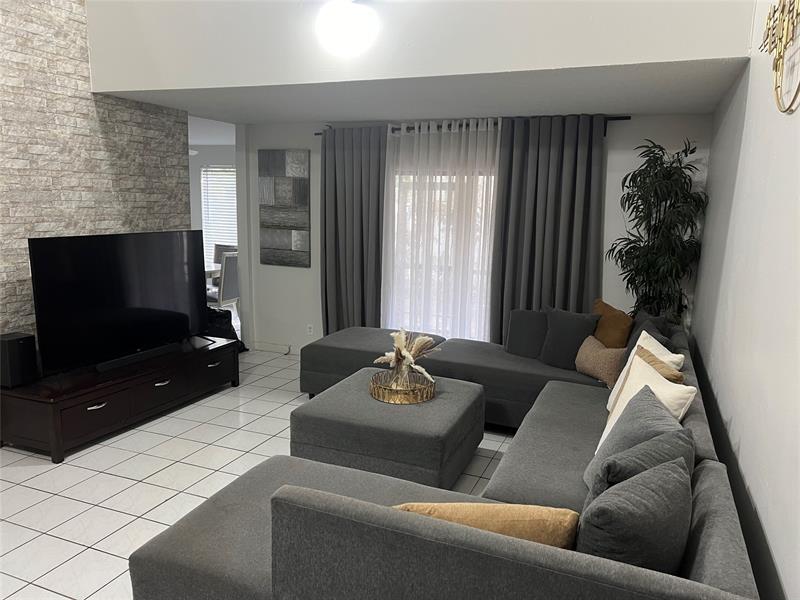 11530-32 NW 43rd Street Coral Springs FL 33065