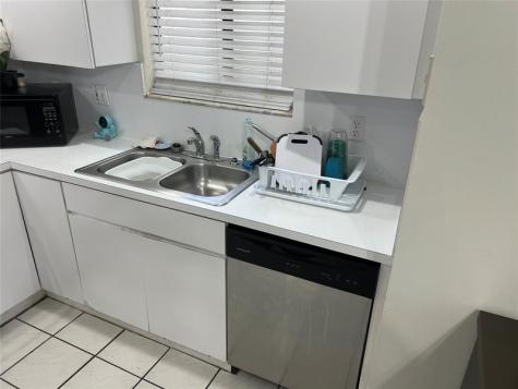 11530-32 NW 43rd Street Coral Springs FL 33065