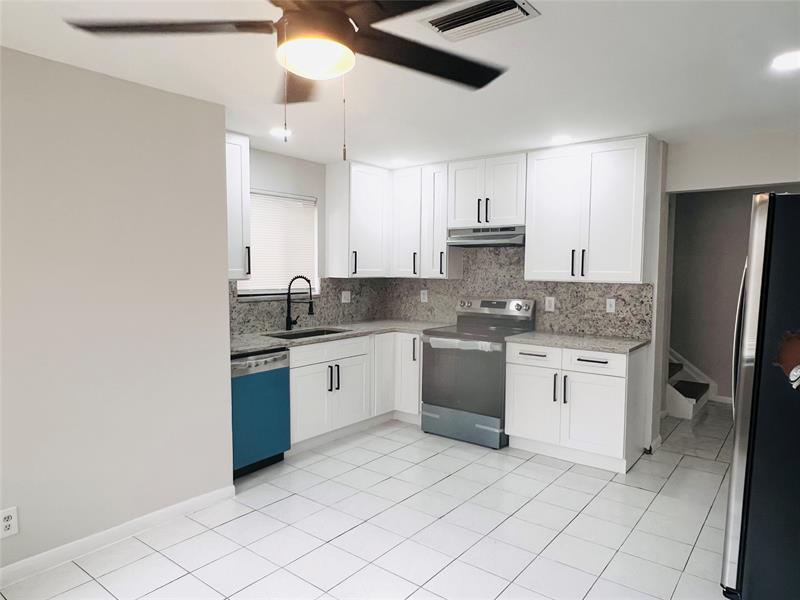 11530-32 NW 43rd Street Coral Springs FL 33065