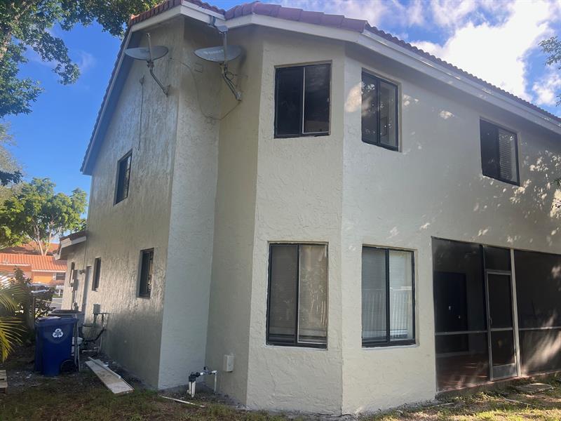 11530-32 NW 43rd Street Coral Springs FL 33065