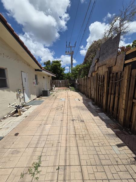 4000 NW Woodside Drive Coral Springs FL 33065