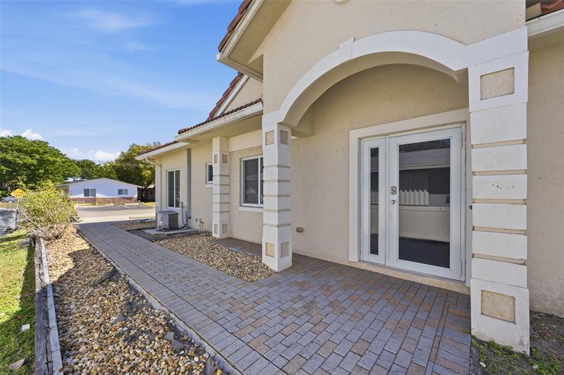 911 NE 12th Avenue Pompano Beach FL 33060