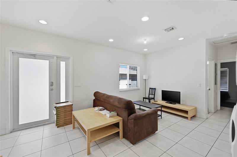 911 NE 12th Avenue Pompano Beach FL 33060