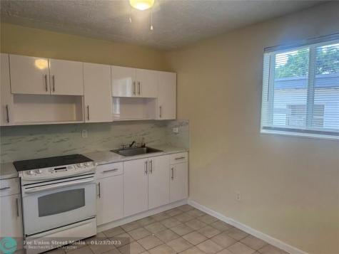 2986 NW 91st Street Miami FL 33147