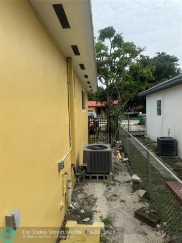 2986 NW 91st Street Miami FL 33147
