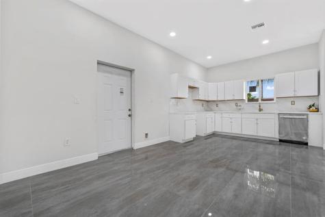 5250 SW 18th Street West Park FL 33023