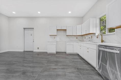 5250 SW 18th Street West Park FL 33023