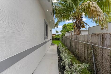 5250 SW 18th Street West Park FL 33023