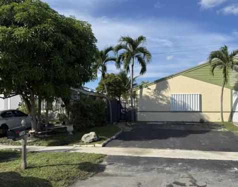 7165 SW 11th Court North Lauderdale FL 33068