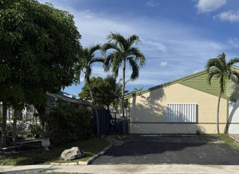 7165 SW 11th Court North Lauderdale FL 33068