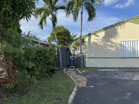 7165 SW 11th Court North Lauderdale FL 33068
