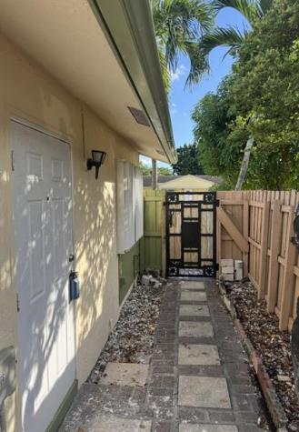 7165 SW 11th Court North Lauderdale FL 33068