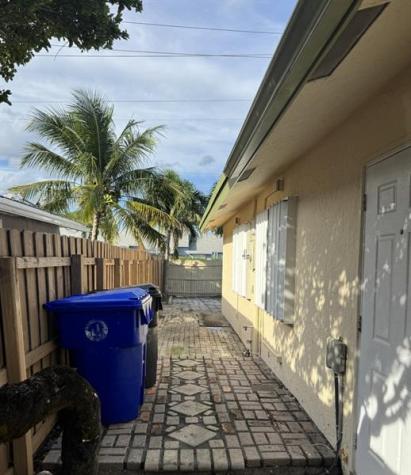 7165 SW 11th Court North Lauderdale FL 33068
