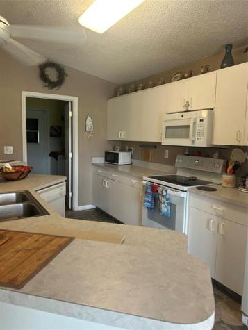 1360 10TH Manor Vero Beach FL 32960