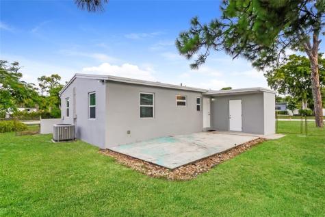 2230 SW 5th Street Fort Lauderdale FL 33312