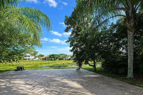 1381 Beacon Circle Wellington FL 33414