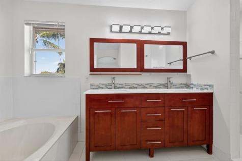 2450 NW 186th Avenue Pembroke Pines FL 33029