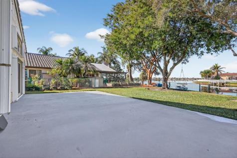 2450 NW 186th Avenue Pembroke Pines FL 33029