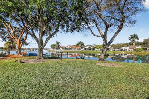 2450 NW 186th Avenue Pembroke Pines FL 33029