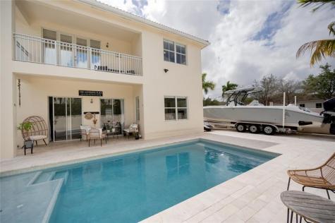 8891 NW 178th Lane Miami FL 33018